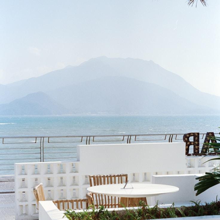 Family terraces and cafés for calm evenings in New York